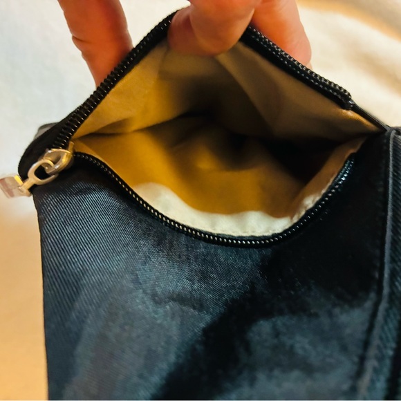 Baggallini Black Sling Pack with Silver Logo - Picture 3 of 9